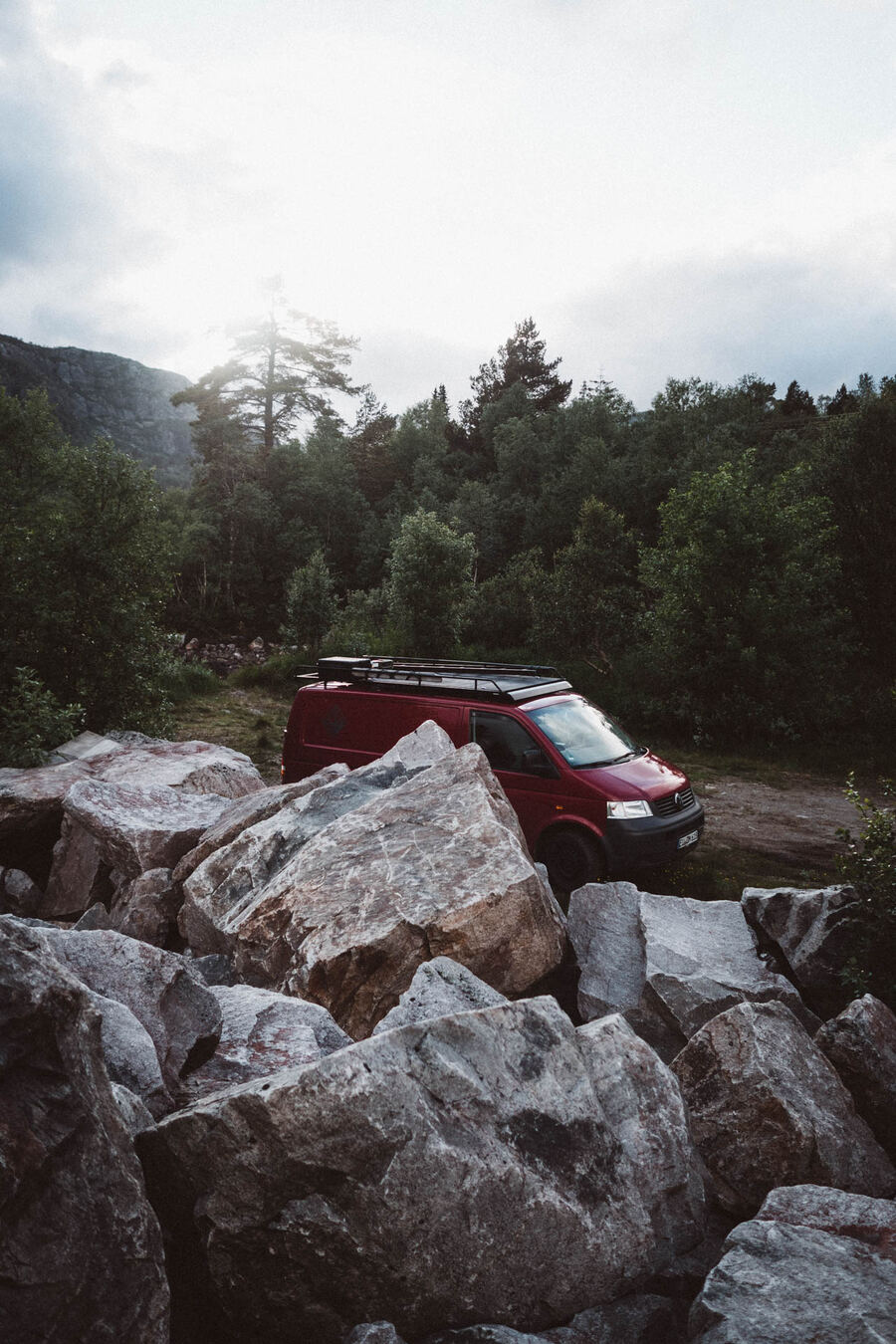 Norwegen — zwischen den Felsen